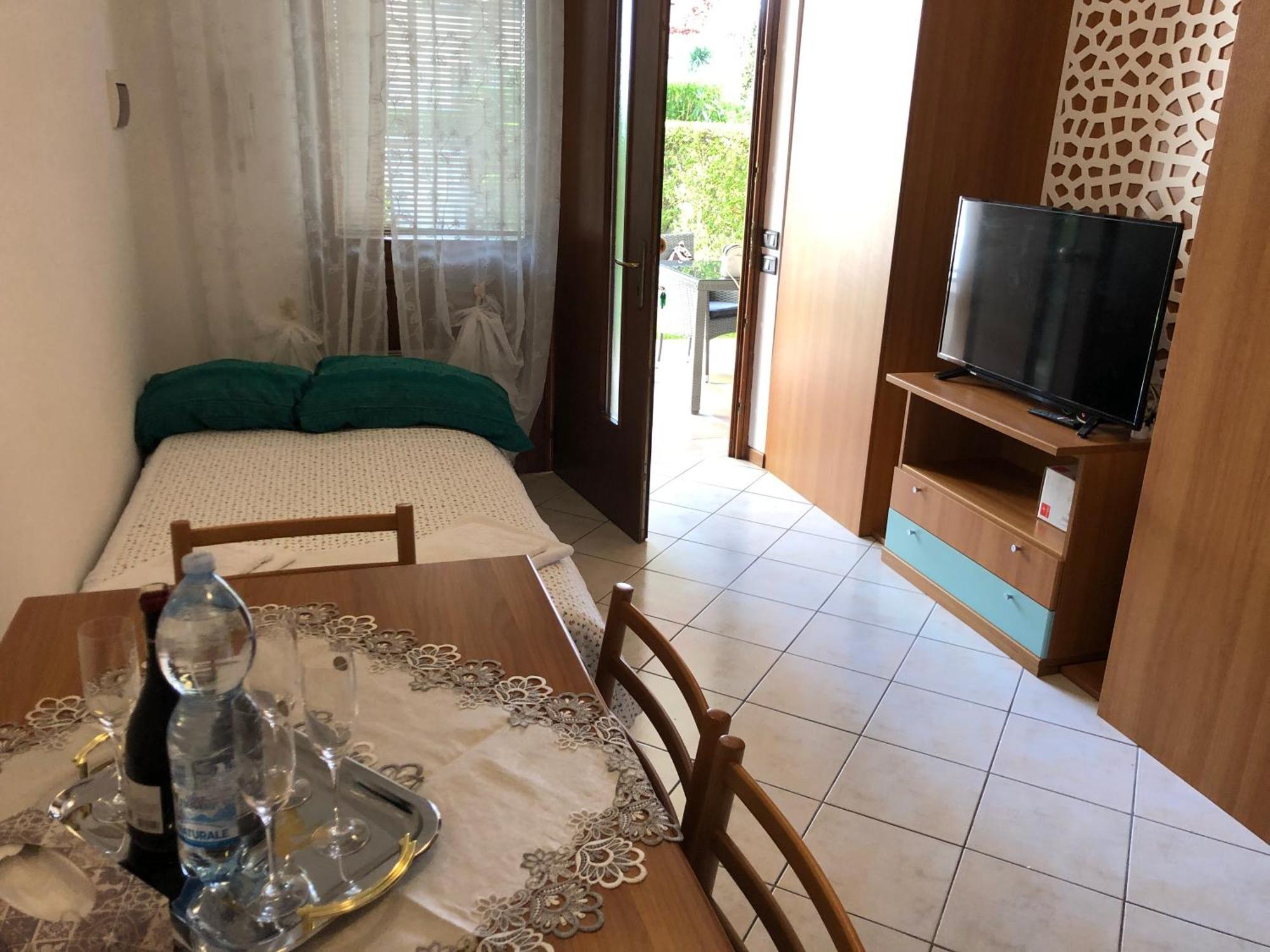Casa Lorenzo Appartement Desenzano del Garda Buitenkant foto